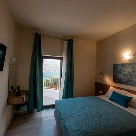 Villa Istros - With Pools, Bbq & Heated Whirlpools, By Thinkvilla Korakiai
