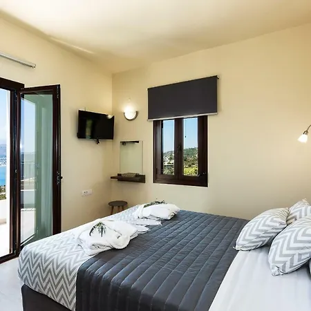 Istros - With Pools, Bbq & Heated Whirlpools, By Thinkvilla *