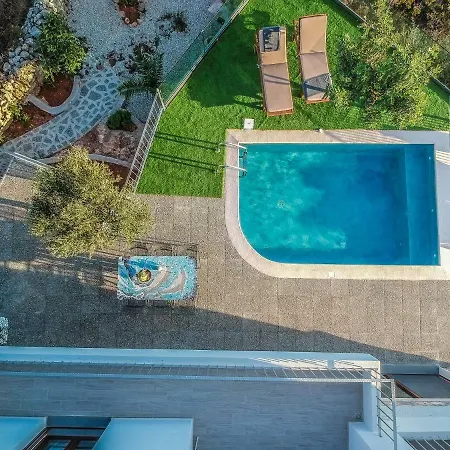 Istros - With Pools, Bbq & Heated Whirlpools, By Thinkvilla * Korakiaí